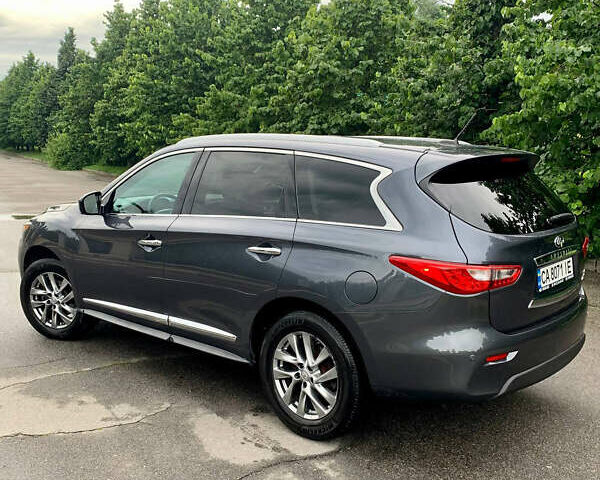 Серый Инфинити JX35, объемом двигателя 3.5 л и пробегом 203 тыс. км за 18500 $, фото 3 на Automoto.ua