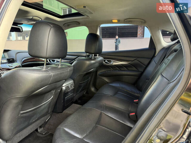 Черный Инфинити M25, объемом двигателя 2.5 л и пробегом 250 тыс. км за 9500 $, фото 7 на Automoto.ua