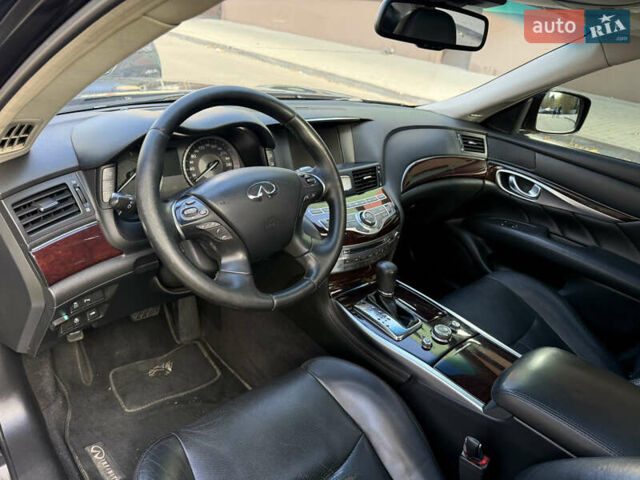 Черный Инфинити M25, объемом двигателя 2.5 л и пробегом 250 тыс. км за 9500 $, фото 4 на Automoto.ua