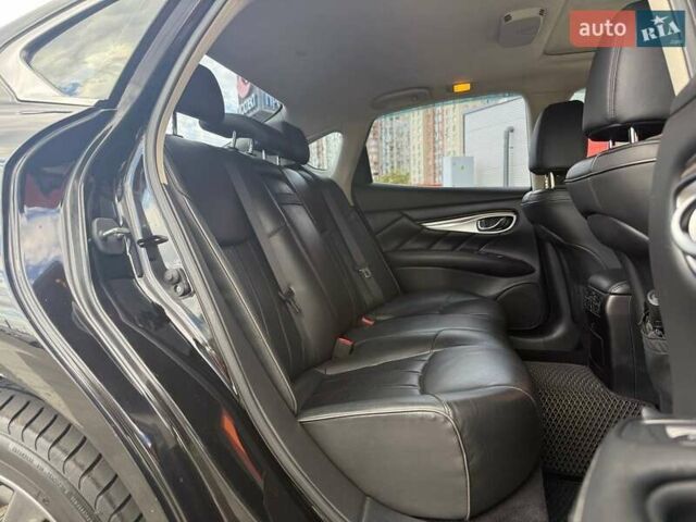 Чорний Інфініті M30, об'ємом двигуна 2.99 л та пробігом 236 тис. км за 13990 $, фото 10 на Automoto.ua