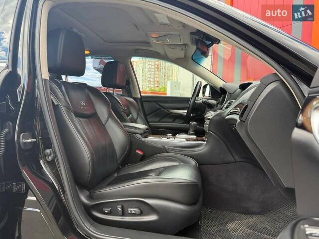 Чорний Інфініті M30, об'ємом двигуна 2.99 л та пробігом 236 тис. км за 13990 $, фото 11 на Automoto.ua