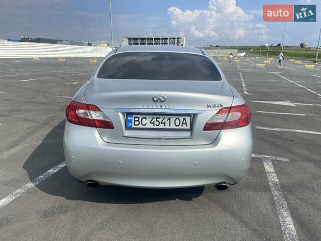 Серый Инфинити M30, объемом двигателя 3 л и пробегом 169 тыс. км за 13900 $, фото 3 на Automoto.ua