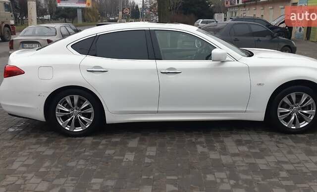 Белый Инфинити M37, объемом двигателя 3.7 л и пробегом 105 тыс. км за 15700 $, фото 3 на Automoto.ua