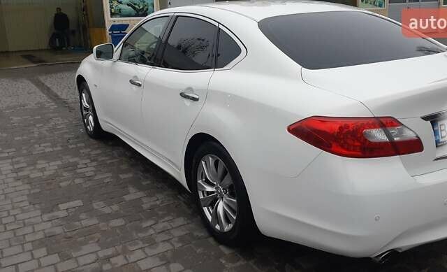 Белый Инфинити M37, объемом двигателя 3.7 л и пробегом 105 тыс. км за 15700 $, фото 8 на Automoto.ua