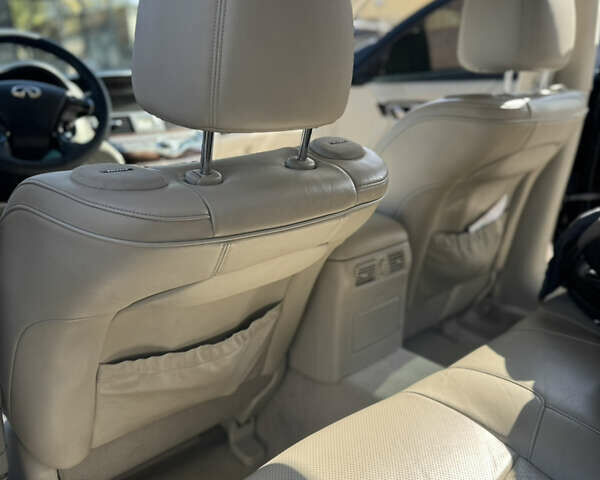 Черный Инфинити M37, объемом двигателя 3.7 л и пробегом 300 тыс. км за 10500 $, фото 2 на Automoto.ua