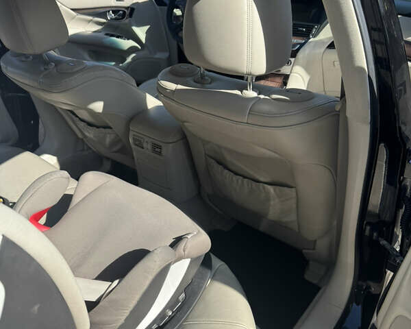 Черный Инфинити M37, объемом двигателя 3.7 л и пробегом 300 тыс. км за 10500 $, фото 11 на Automoto.ua