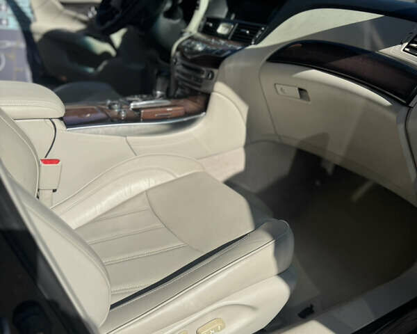 Черный Инфинити M37, объемом двигателя 3.7 л и пробегом 300 тыс. км за 10500 $, фото 5 на Automoto.ua