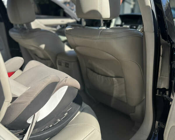 Черный Инфинити M37, объемом двигателя 3.7 л и пробегом 300 тыс. км за 10500 $, фото 4 на Automoto.ua