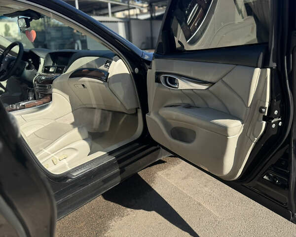 Черный Инфинити M37, объемом двигателя 3.7 л и пробегом 300 тыс. км за 10500 $, фото 8 на Automoto.ua