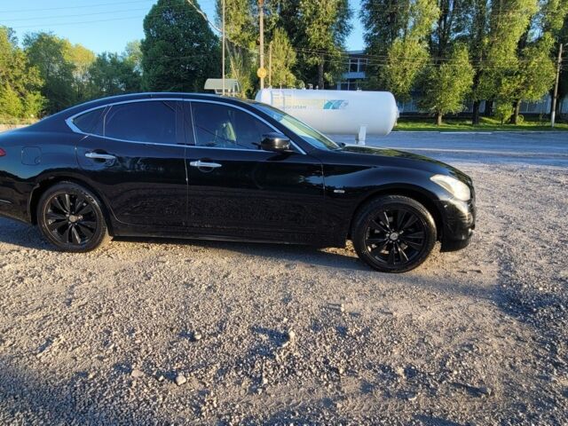 Черный Инфинити M37, объемом двигателя 3.7 л и пробегом 270 тыс. км за 11000 $, фото 2 на Automoto.ua