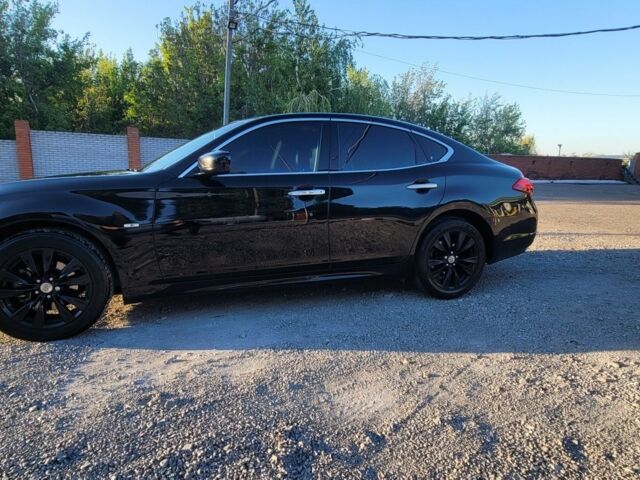 Черный Инфинити M37, объемом двигателя 3.7 л и пробегом 270 тыс. км за 11000 $, фото 1 на Automoto.ua