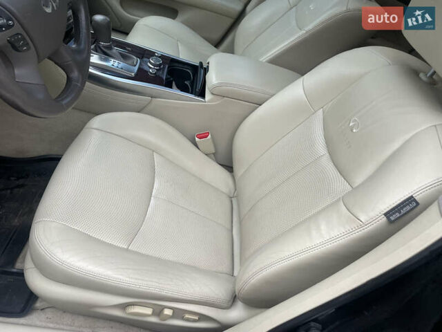 Чорний Інфініті M37, об'ємом двигуна 3.7 л та пробігом 139 тис. км за 13900 $, фото 3 на Automoto.ua