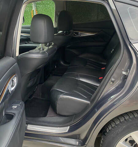 Серый Инфинити M37, объемом двигателя 3.7 л и пробегом 138 тыс. км за 12500 $, фото 9 на Automoto.ua