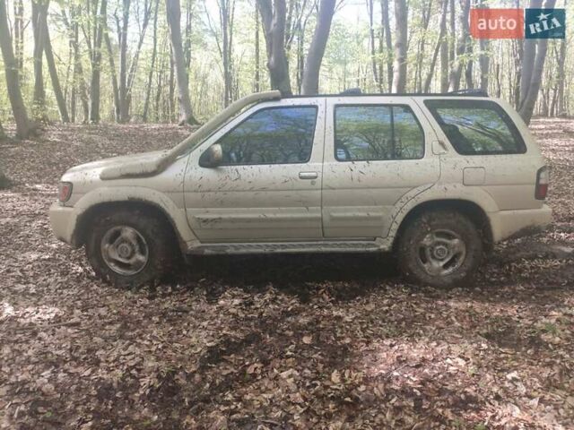 Бежевый Инфинити QX4, объемом двигателя 3.3 л и пробегом 350 тыс. км за 5500 $, фото 2 на Automoto.ua