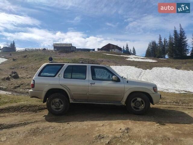 Бежевый Инфинити QX4, объемом двигателя 3.3 л и пробегом 350 тыс. км за 5500 $, фото 1 на Automoto.ua