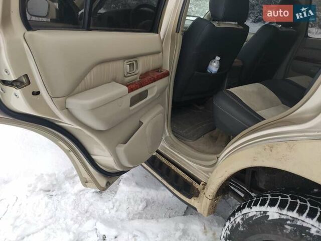 Бежевый Инфинити QX4, объемом двигателя 3.3 л и пробегом 350 тыс. км за 5500 $, фото 13 на Automoto.ua