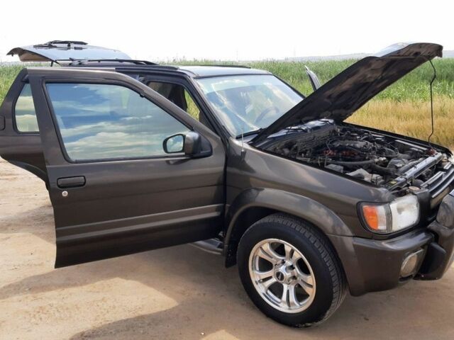 Зелений Інфініті QX4, об'ємом двигуна 3.3 л та пробігом 300 тис. км за 4000 $, фото 1 на Automoto.ua