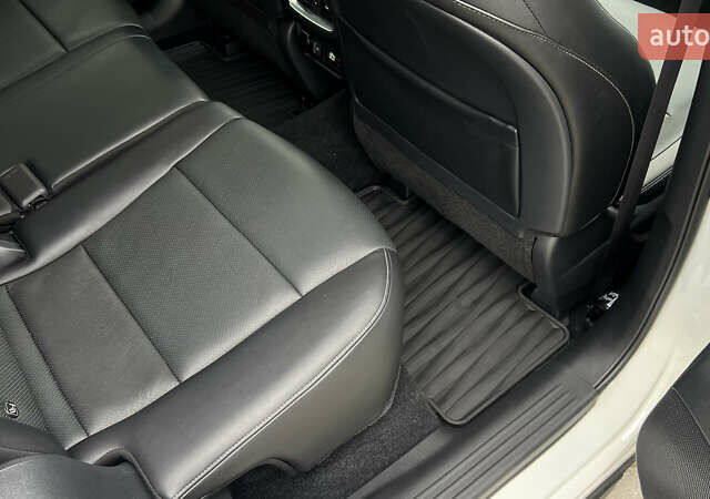 Белый Инфинити QX55, объемом двигателя 2 л и пробегом 33 тыс. км за 34900 $, фото 37 на Automoto.ua