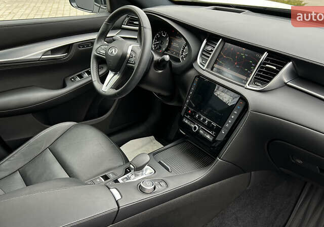 Белый Инфинити QX55, объемом двигателя 2 л и пробегом 33 тыс. км за 34900 $, фото 42 на Automoto.ua