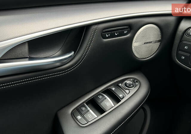 Белый Инфинити QX55, объемом двигателя 2 л и пробегом 33 тыс. км за 34900 $, фото 20 на Automoto.ua