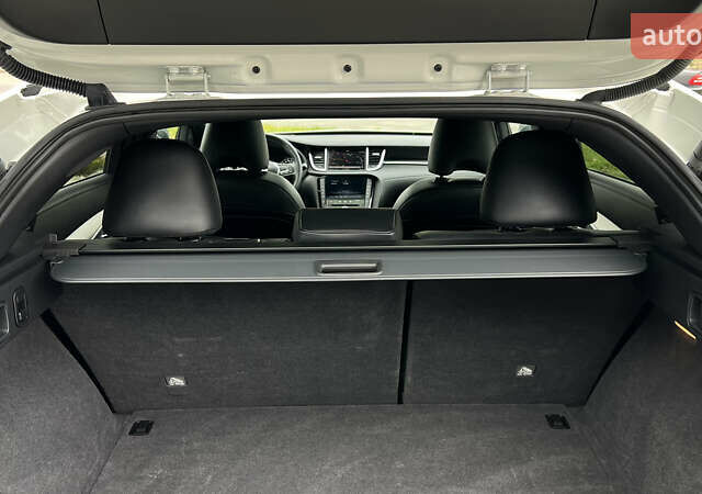 Белый Инфинити QX55, объемом двигателя 2 л и пробегом 33 тыс. км за 34900 $, фото 36 на Automoto.ua