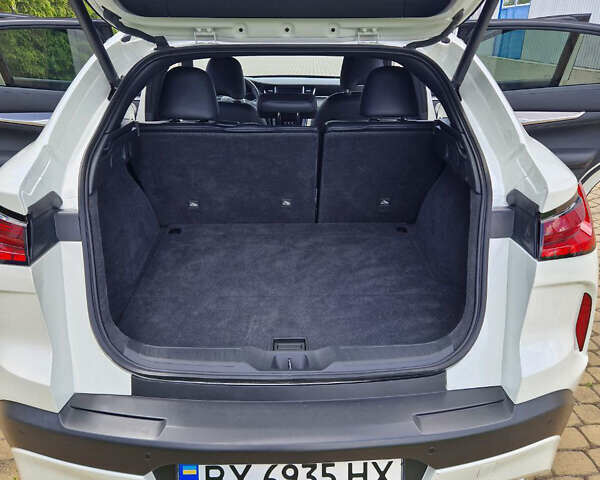 Белый Инфинити QX55, объемом двигателя 2 л и пробегом 28 тыс. км за 33500 $, фото 8 на Automoto.ua