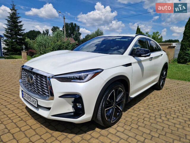 Белый Инфинити QX55, объемом двигателя 2 л и пробегом 28 тыс. км за 33500 $, фото 2 на Automoto.ua