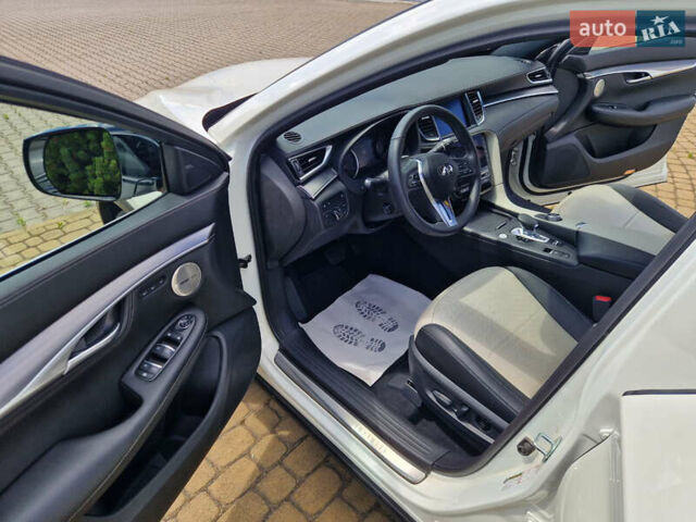 Белый Инфинити QX55, объемом двигателя 2 л и пробегом 28 тыс. км за 33500 $, фото 9 на Automoto.ua