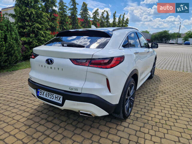 Белый Инфинити QX55, объемом двигателя 2 л и пробегом 28 тыс. км за 33500 $, фото 4 на Automoto.ua