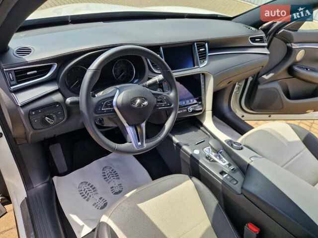 Белый Инфинити QX55, объемом двигателя 2 л и пробегом 28 тыс. км за 33500 $, фото 13 на Automoto.ua