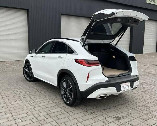 Белый Инфинити QX55, объемом двигателя 2 л и пробегом 19 тыс. км за 32500 $, фото 8 на Automoto.ua
