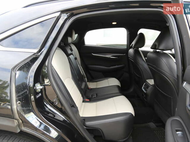 Чорний Інфініті QX55, об'ємом двигуна 2 л та пробігом 116 тис. км за 33400 $, фото 10 на Automoto.ua