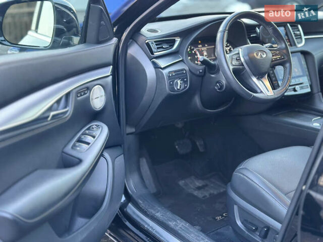 Чорний Інфініті QX55, об'ємом двигуна 2 л та пробігом 64 тис. км за 33900 $, фото 20 на Automoto.ua