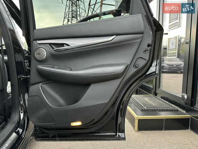 Чорний Інфініті QX55, об'ємом двигуна 2 л та пробігом 65 тис. км за 32700 $, фото 23 на Automoto.ua