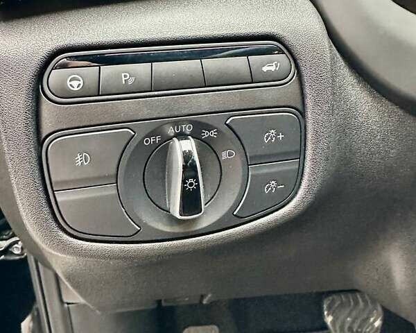 Черный Инфинити QX55, объемом двигателя 2 л и пробегом 67 тыс. км за 31900 $, фото 28 на Automoto.ua