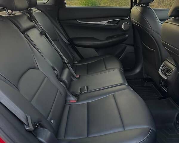 Красный Инфинити QX55, объемом двигателя 2 л и пробегом 74 тыс. км за 31800 $, фото 36 на Automoto.ua