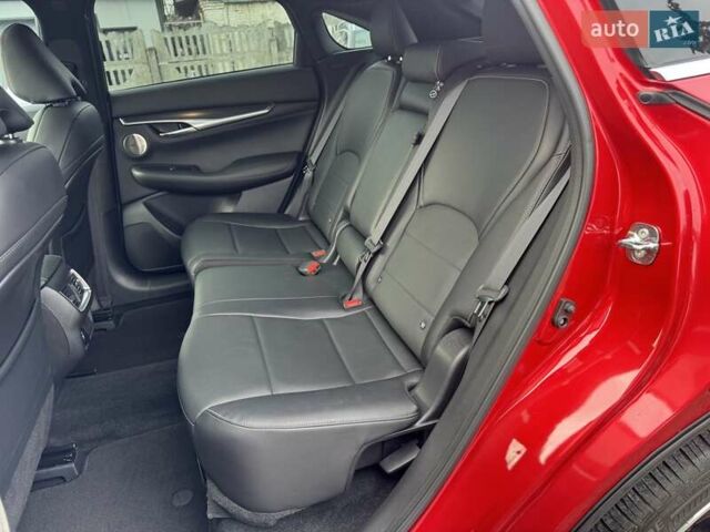 Красный Инфинити QX55, объемом двигателя 2 л и пробегом 50 тыс. км за 32900 $, фото 3 на Automoto.ua