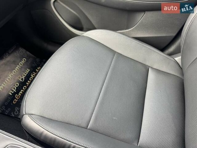 Красный Инфинити QX55, объемом двигателя 2 л и пробегом 50 тыс. км за 32900 $, фото 104 на Automoto.ua