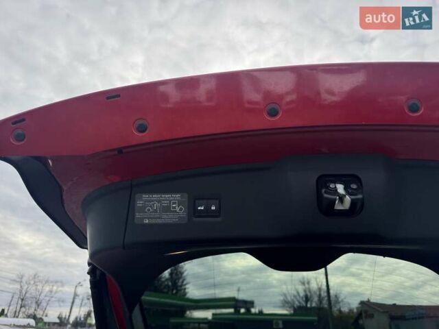 Красный Инфинити QX55, объемом двигателя 2 л и пробегом 50 тыс. км за 32900 $, фото 6 на Automoto.ua