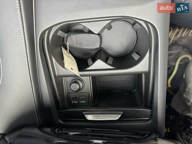 Красный Инфинити QX55, объемом двигателя 2 л и пробегом 50 тыс. км за 32900 $, фото 99 на Automoto.ua