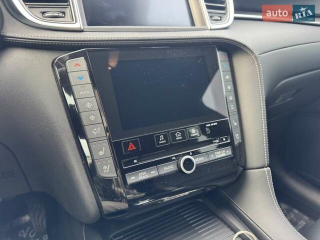 Красный Инфинити QX55, объемом двигателя 2 л и пробегом 50 тыс. км за 32900 $, фото 107 на Automoto.ua