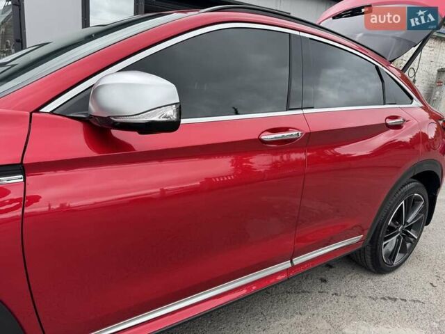 Красный Инфинити QX55, объемом двигателя 2 л и пробегом 50 тыс. км за 32900 $, фото 101 на Automoto.ua