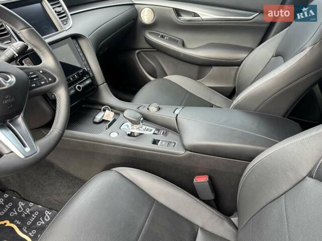 Красный Инфинити QX55, объемом двигателя 2 л и пробегом 50 тыс. км за 32900 $, фото 109 на Automoto.ua