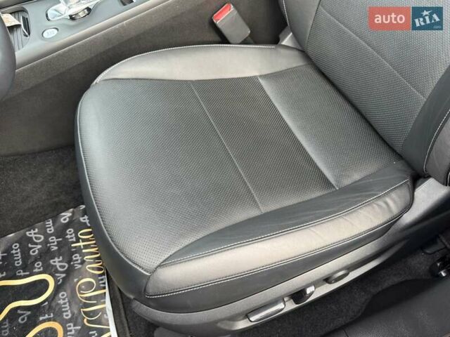 Красный Инфинити QX55, объемом двигателя 2 л и пробегом 50 тыс. км за 32900 $, фото 113 на Automoto.ua