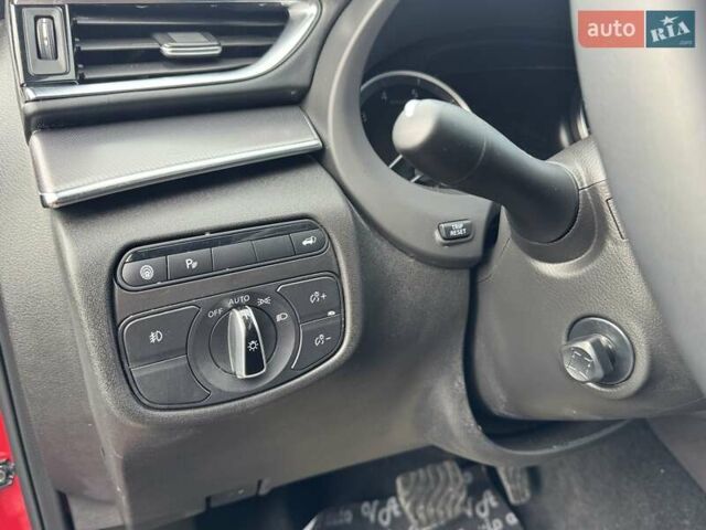 Красный Инфинити QX55, объемом двигателя 2 л и пробегом 50 тыс. км за 32900 $, фото 114 на Automoto.ua