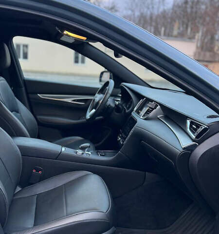 Сірий Інфініті QX55, об'ємом двигуна 2 л та пробігом 36 тис. км за 37500 $, фото 8 на Automoto.ua