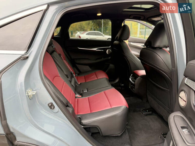 Серый Инфинити QX55, объемом двигателя 2 л и пробегом 52 тыс. км за 35900 $, фото 25 на Automoto.ua