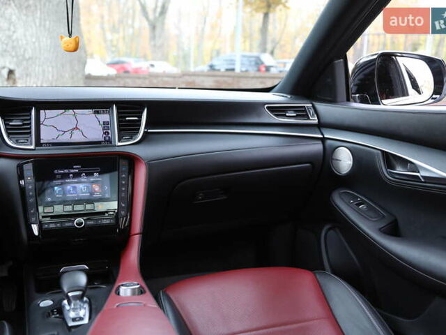 Сірий Інфініті QX55, об'ємом двигуна 2 л та пробігом 31 тис. км за 37500 $, фото 17 на Automoto.ua