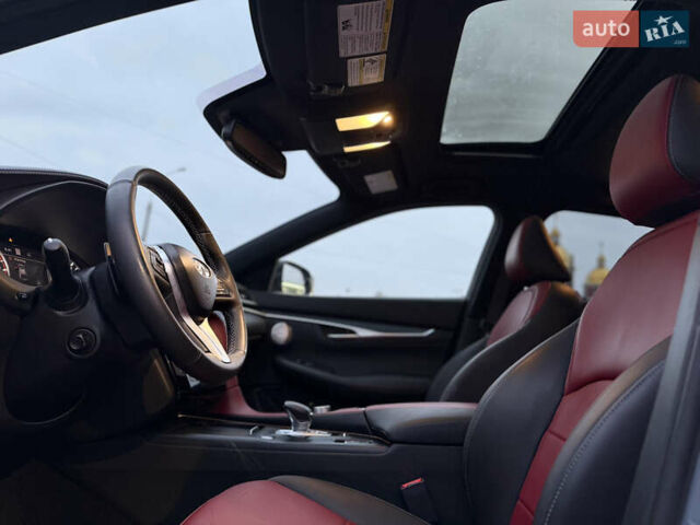 Серый Инфинити QX55, объемом двигателя 2 л и пробегом 53 тыс. км за 32999 $, фото 18 на Automoto.ua