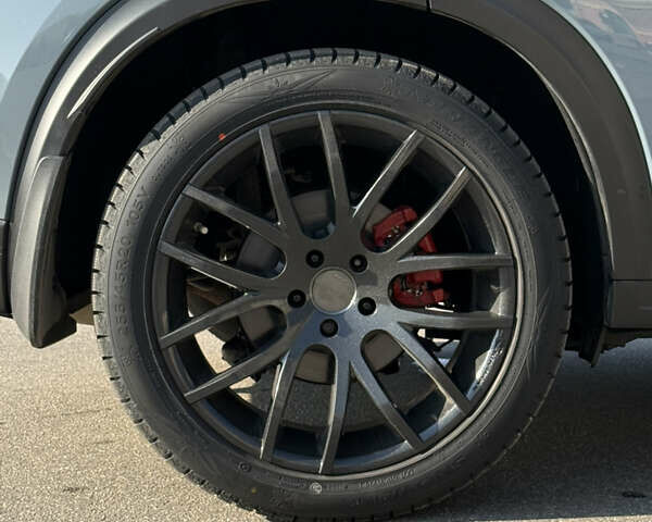 Серый Инфинити QX55, объемом двигателя 2 л и пробегом 28 тыс. км за 37400 $, фото 17 на Automoto.ua